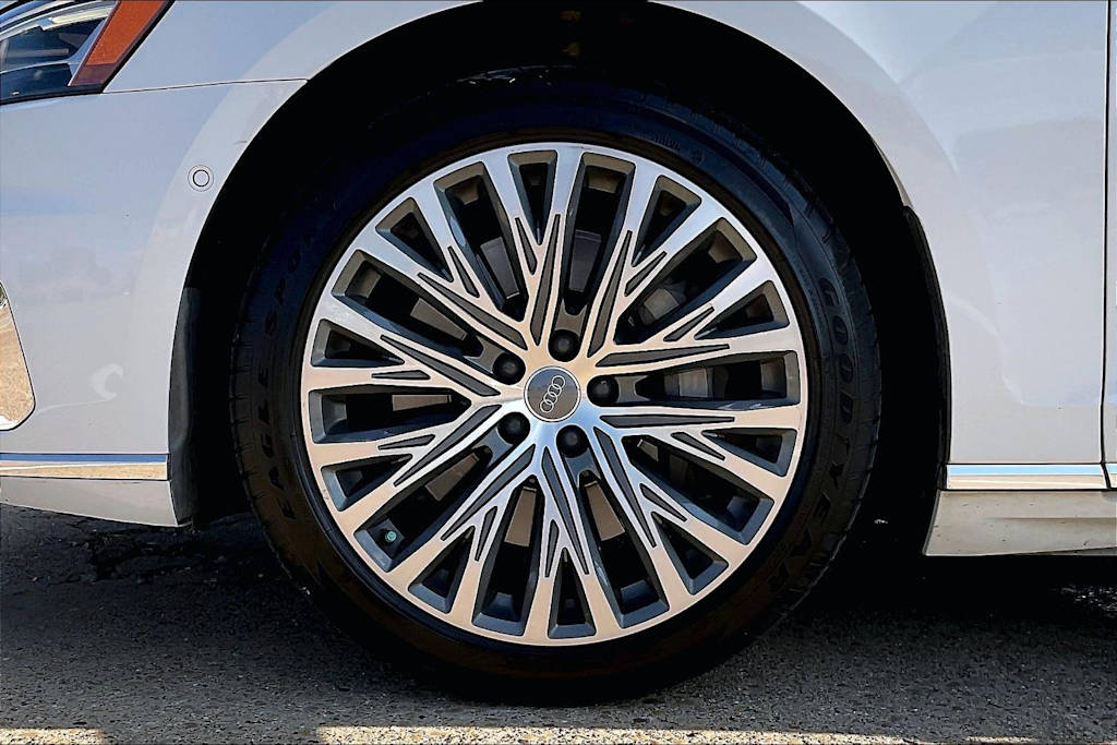 Thumbnail: 2019 Audi A8 - 8