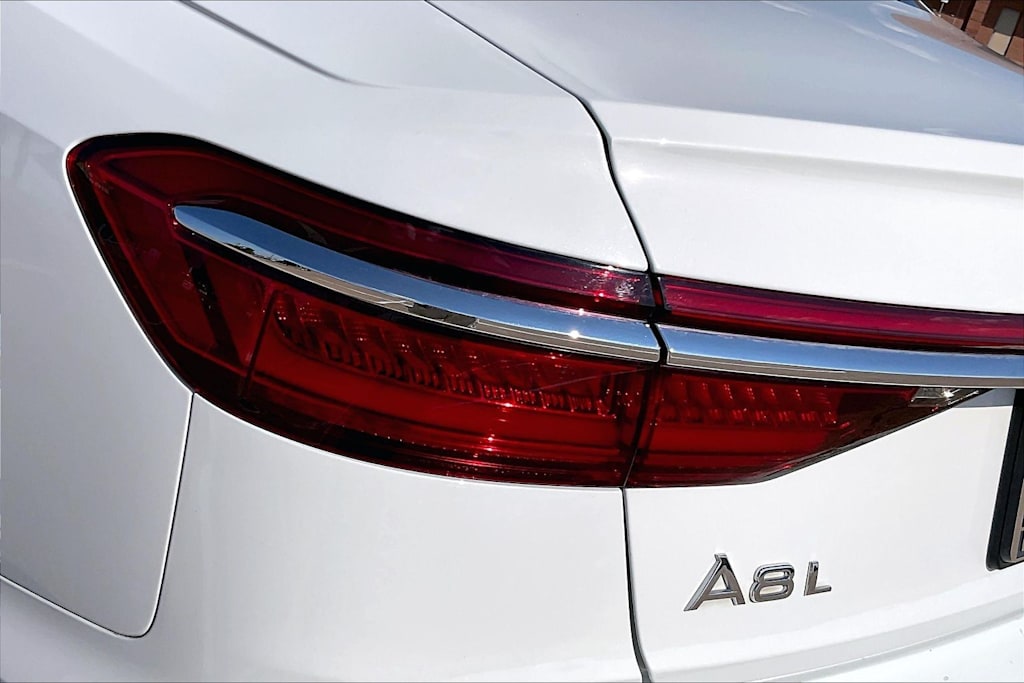 Thumbnail: 2019 Audi A8 - 32