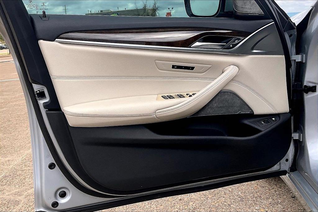 Thumbnail: 2019 BMW 5 Series - 26