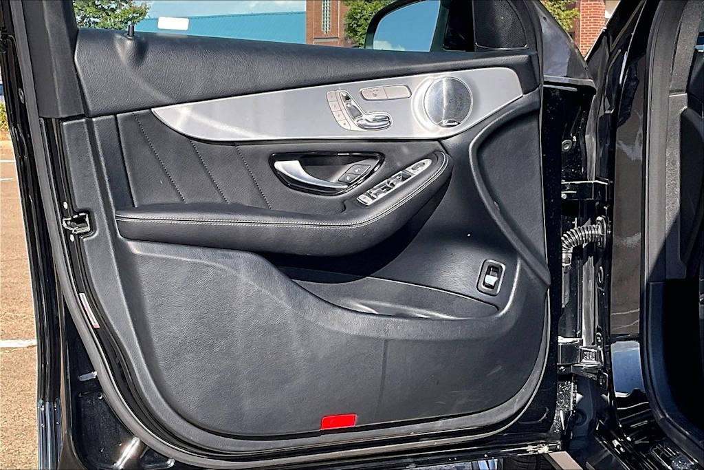 Thumbnail: 2019 Mercedes-Benz GLC - 24