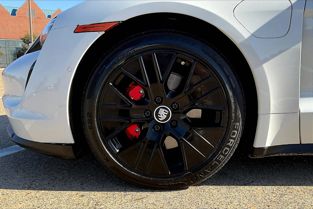 Thumbnail: 2020 Porsche Taycan - 8