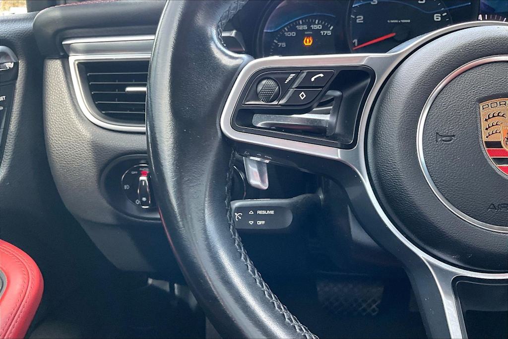 Thumbnail: 2018 Porsche Macan - 25