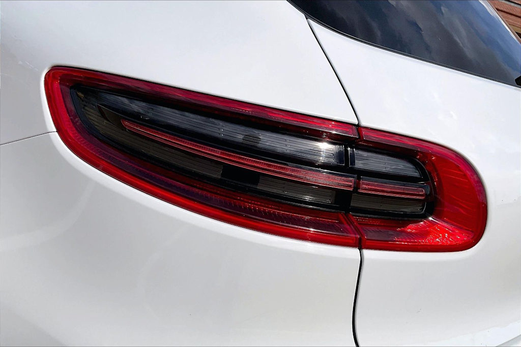 Thumbnail: 2018 Porsche Macan - 31