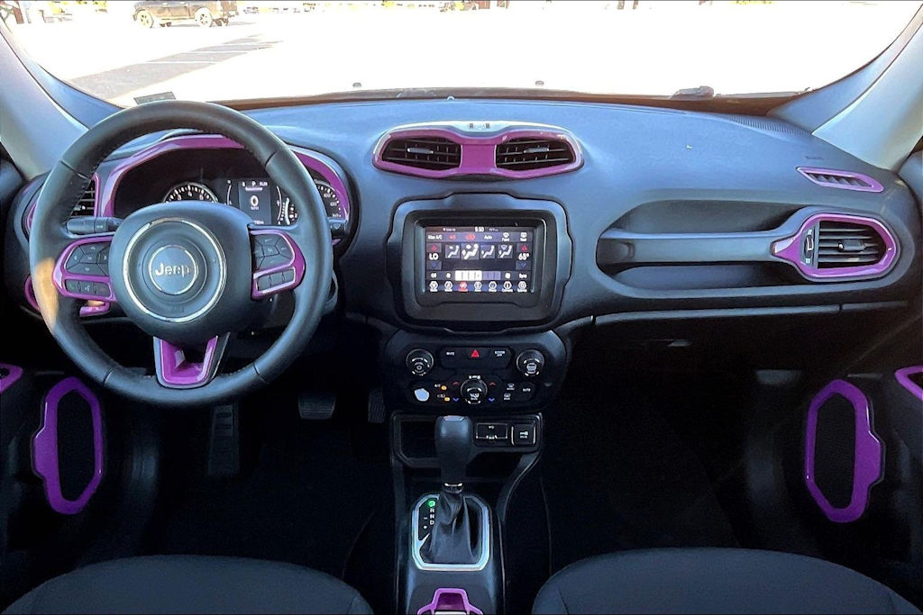 Thumbnail: 2018 Jeep Renegade - 10