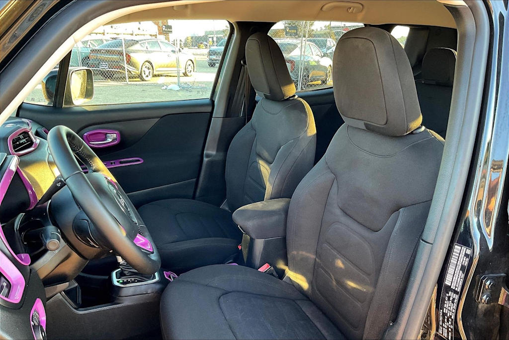 Thumbnail: 2018 Jeep Renegade - 11