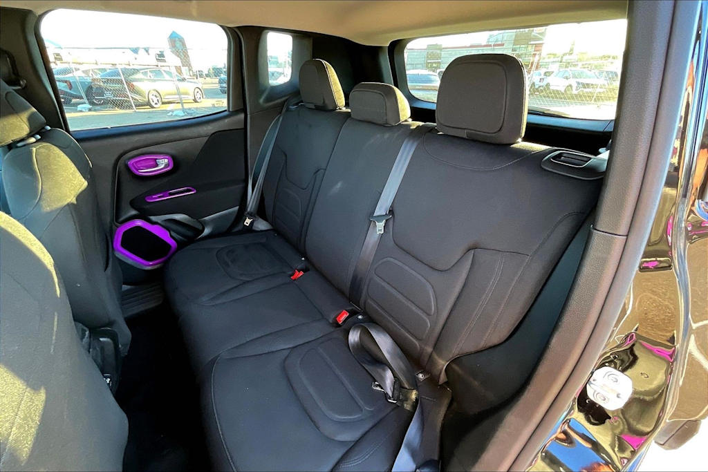 Thumbnail: 2018 Jeep Renegade - 13