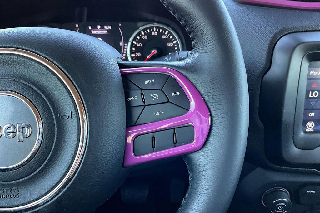 Thumbnail: 2018 Jeep Renegade - 26