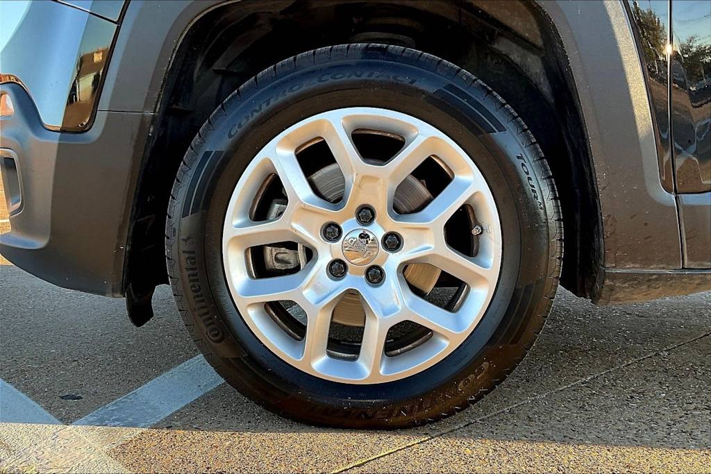 Thumbnail: 2018 Jeep Renegade - 8