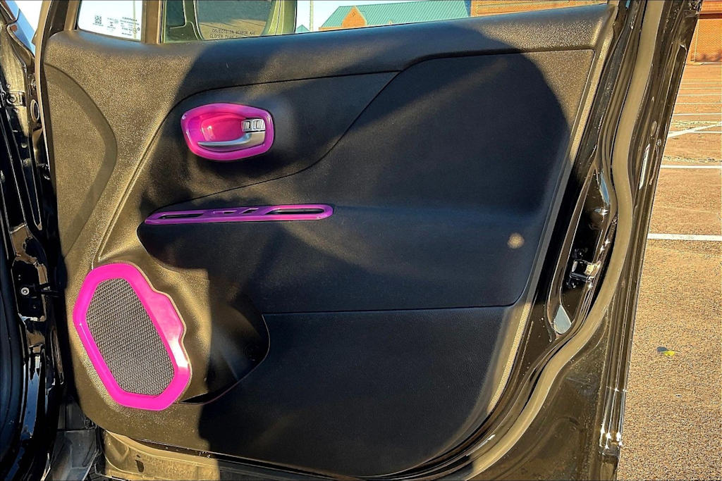 Thumbnail: 2018 Jeep Renegade - 29