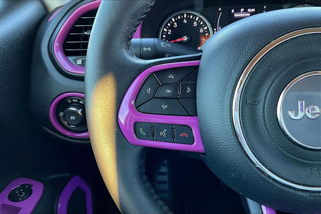 Thumbnail: 2018 Jeep Renegade - 25