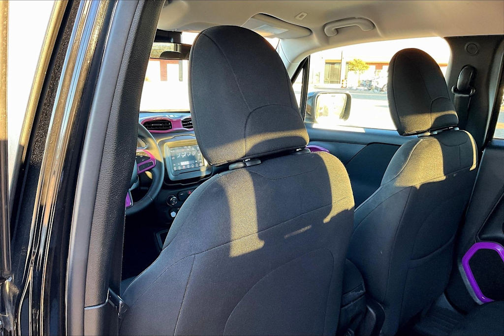 Thumbnail: 2018 Jeep Renegade - 12