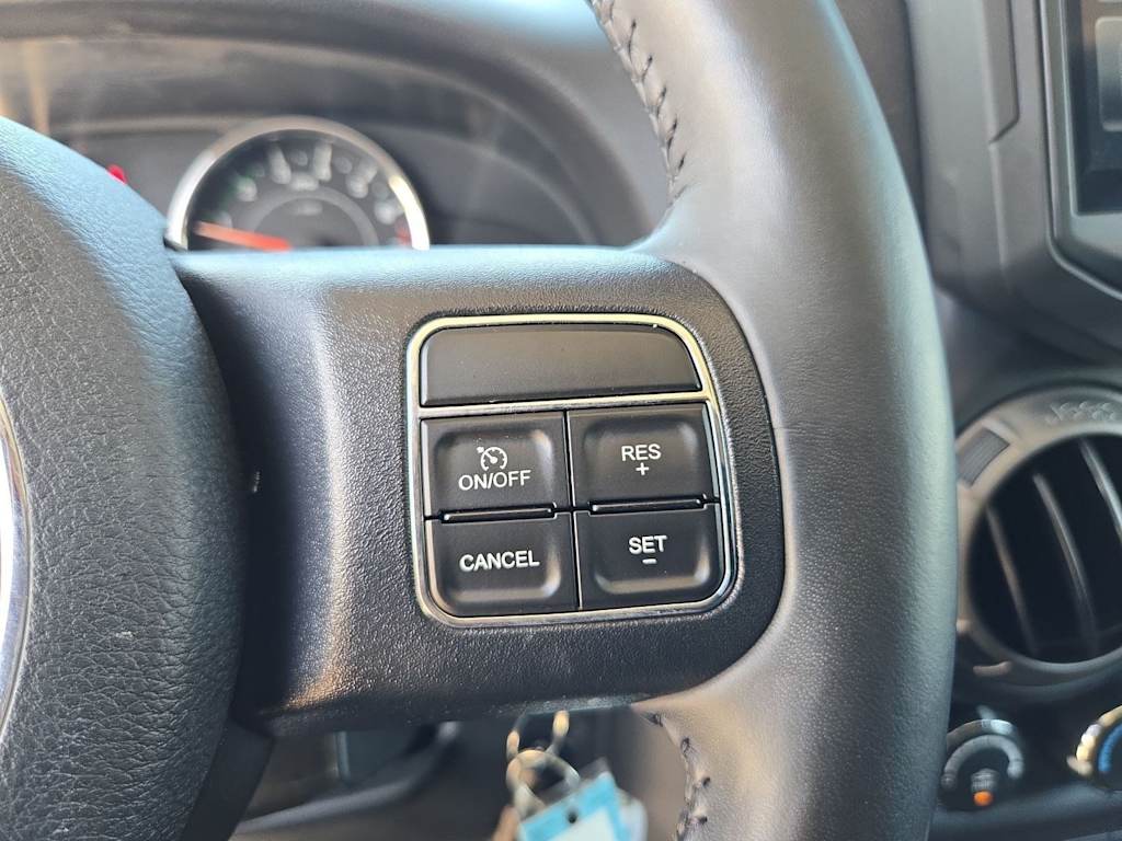 Thumbnail: 2017 Jeep Wrangler - 29