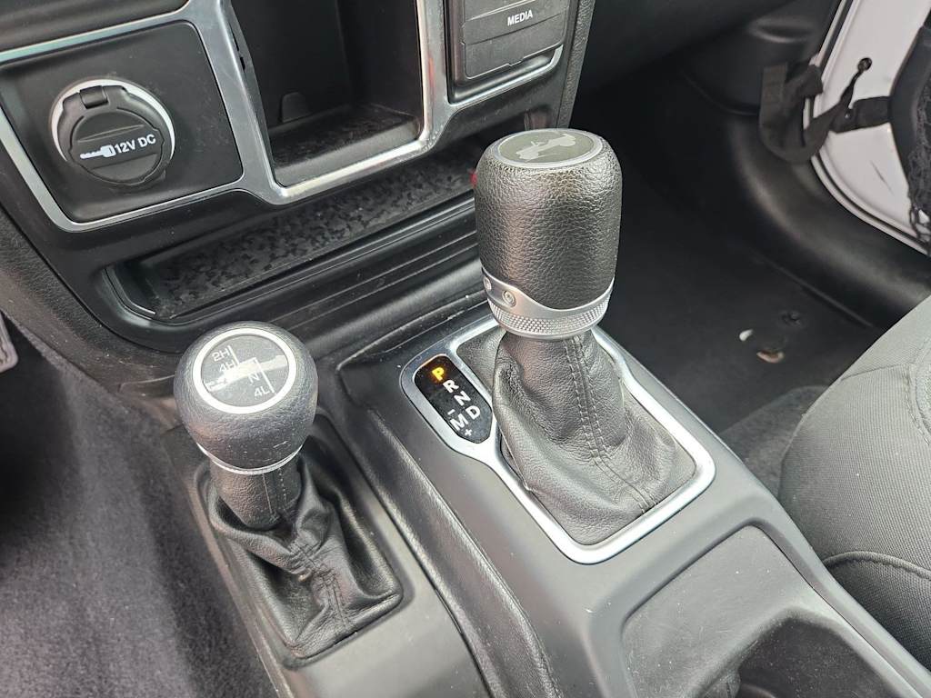 Thumbnail: 2020 Jeep Wrangler - 15