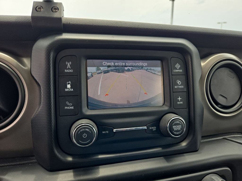 Thumbnail: 2020 Jeep Wrangler - 29