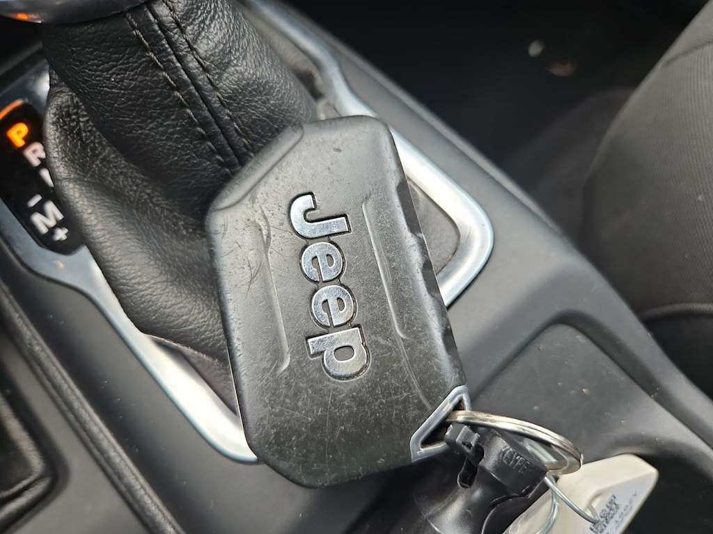 Thumbnail: 2020 Jeep Wrangler - 31