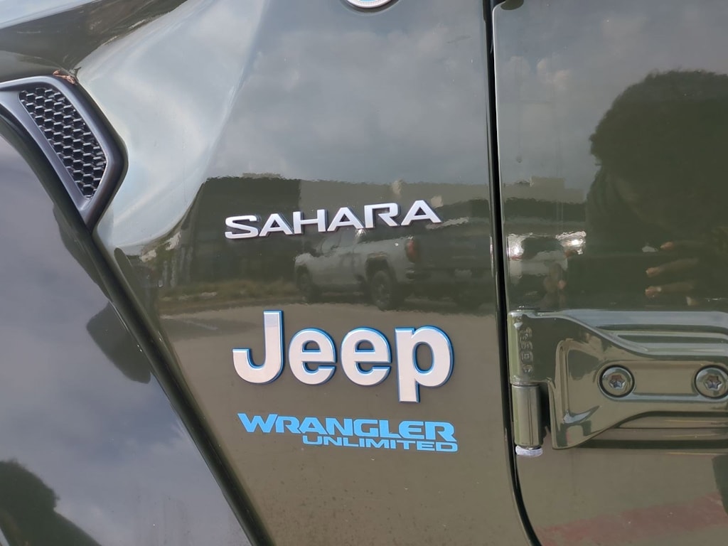 Thumbnail: 2022 Jeep Wrangler - 17
