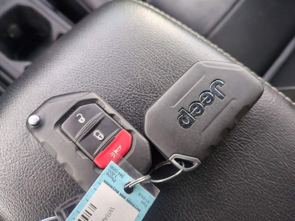 Thumbnail: 2022 Jeep Wrangler - 19