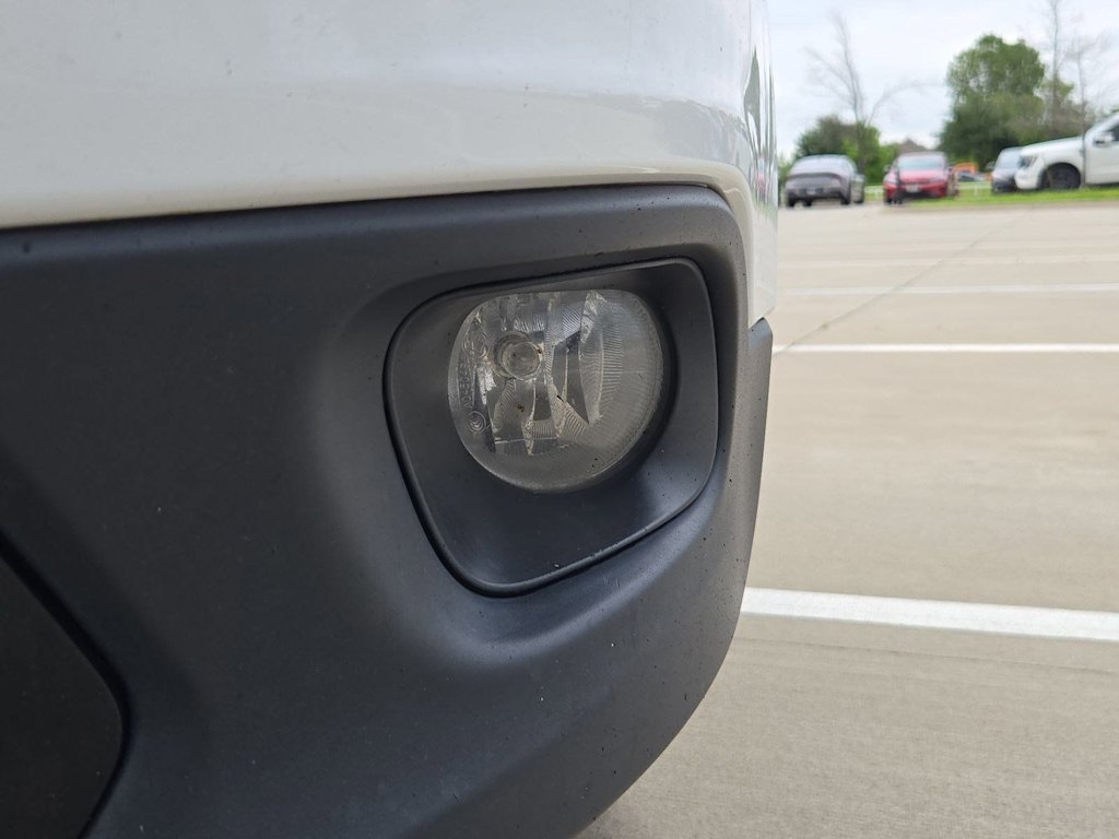 Thumbnail: 2017 Jeep Cherokee - 21