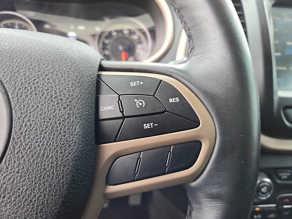 Thumbnail: 2017 Jeep Cherokee - 26