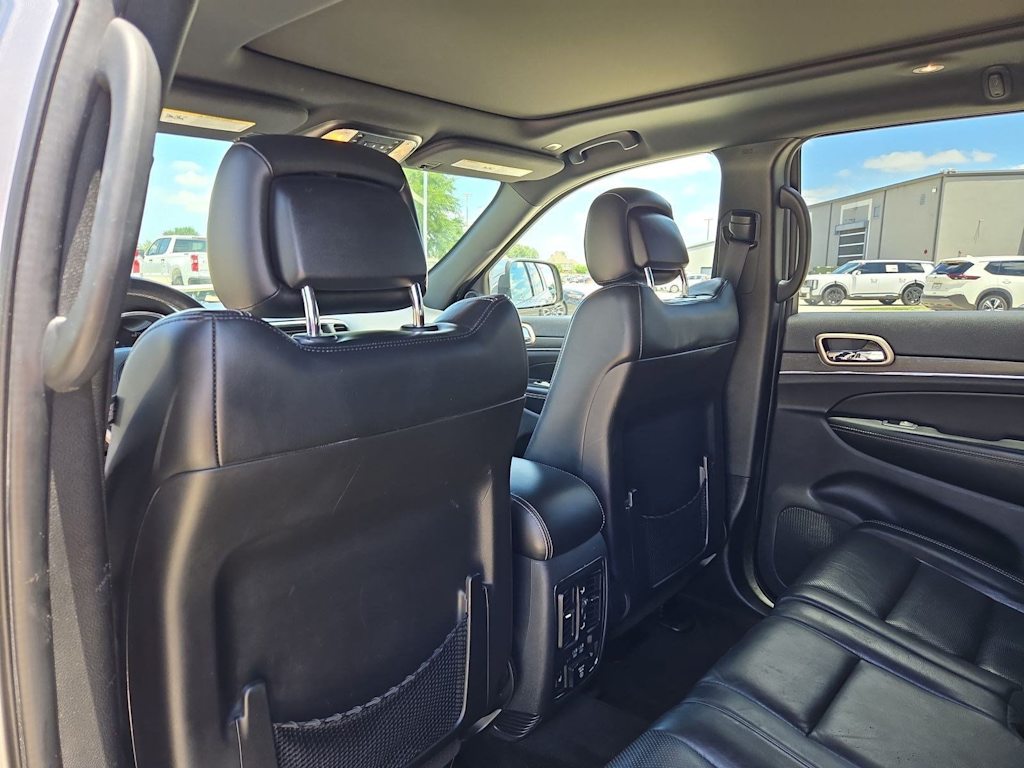 Thumbnail: 2017 Jeep Grand Cherokee - 12
