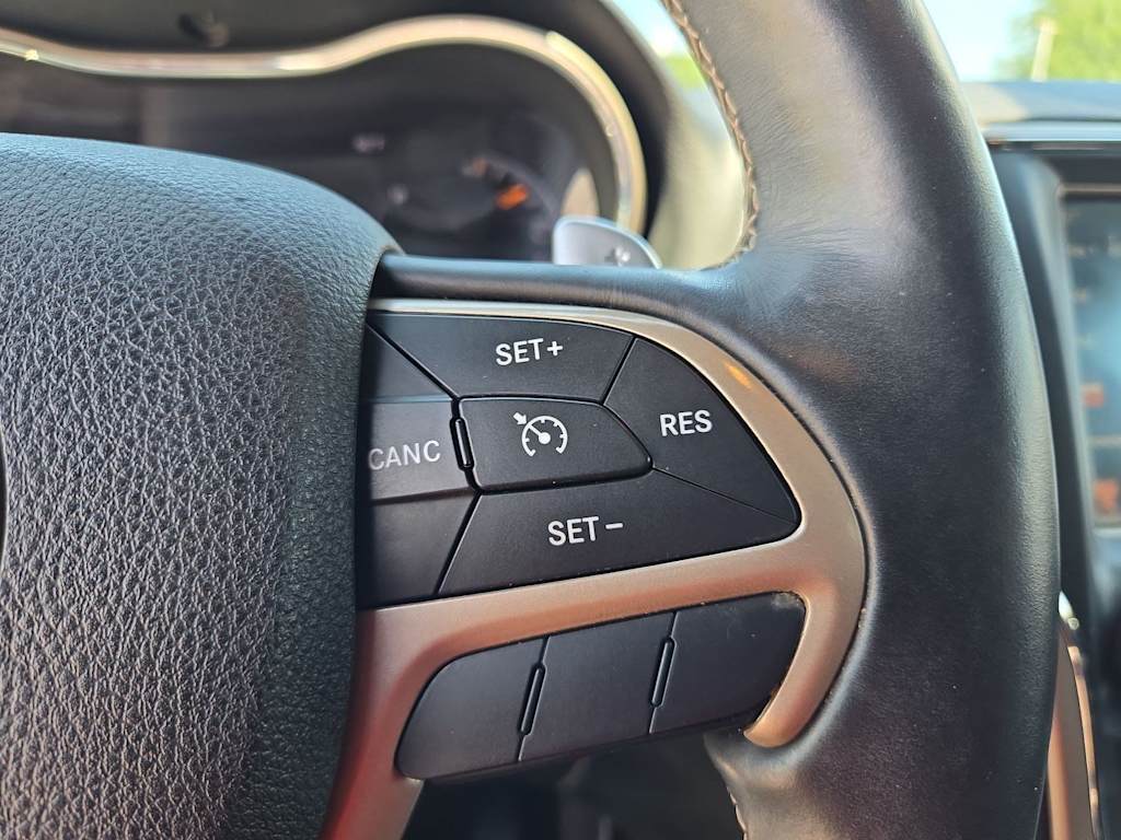 Thumbnail: 2017 Jeep Grand Cherokee - 32