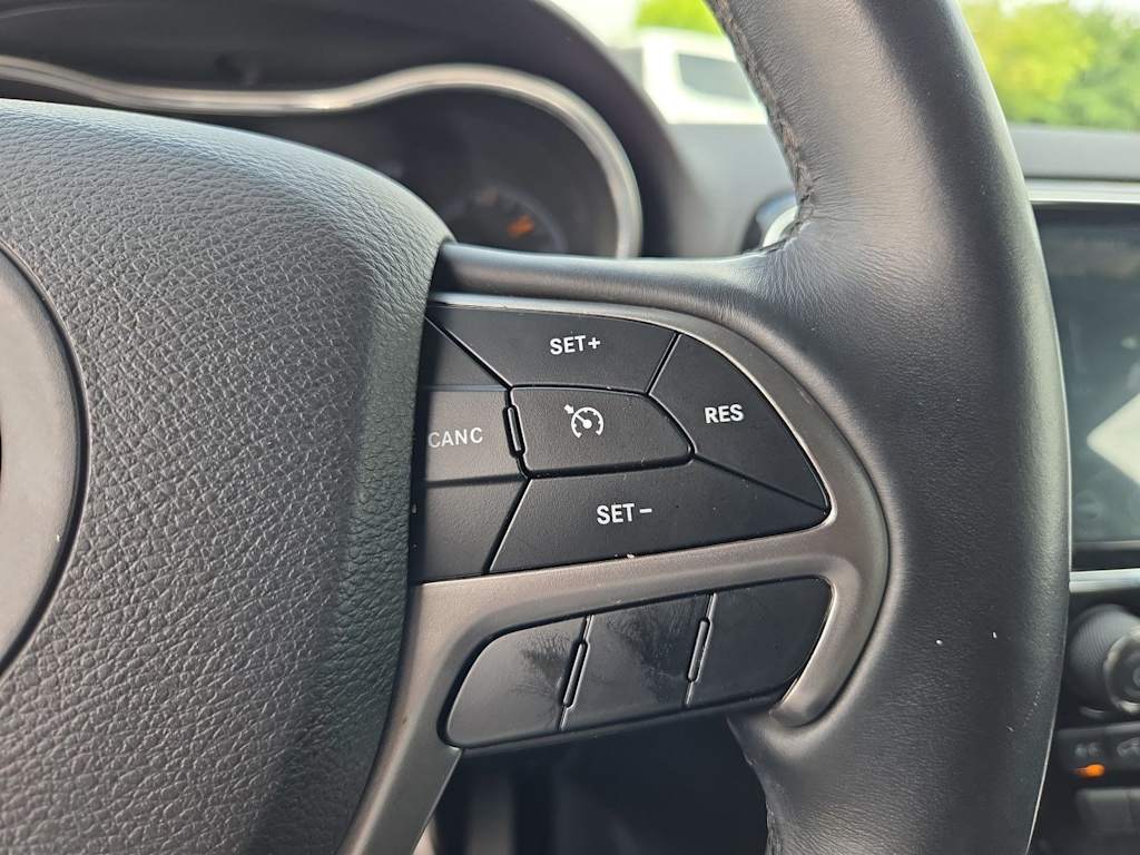Thumbnail: 2019 Jeep Grand Cherokee - 31