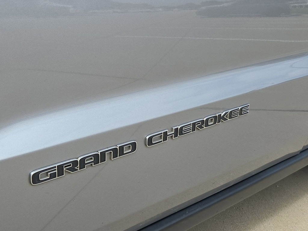 Thumbnail: 2019 Jeep Grand Cherokee - 24