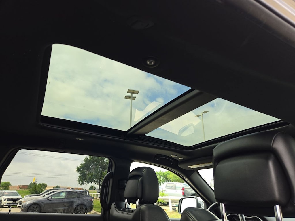 Thumbnail: 2019 Jeep Grand Cherokee - 29