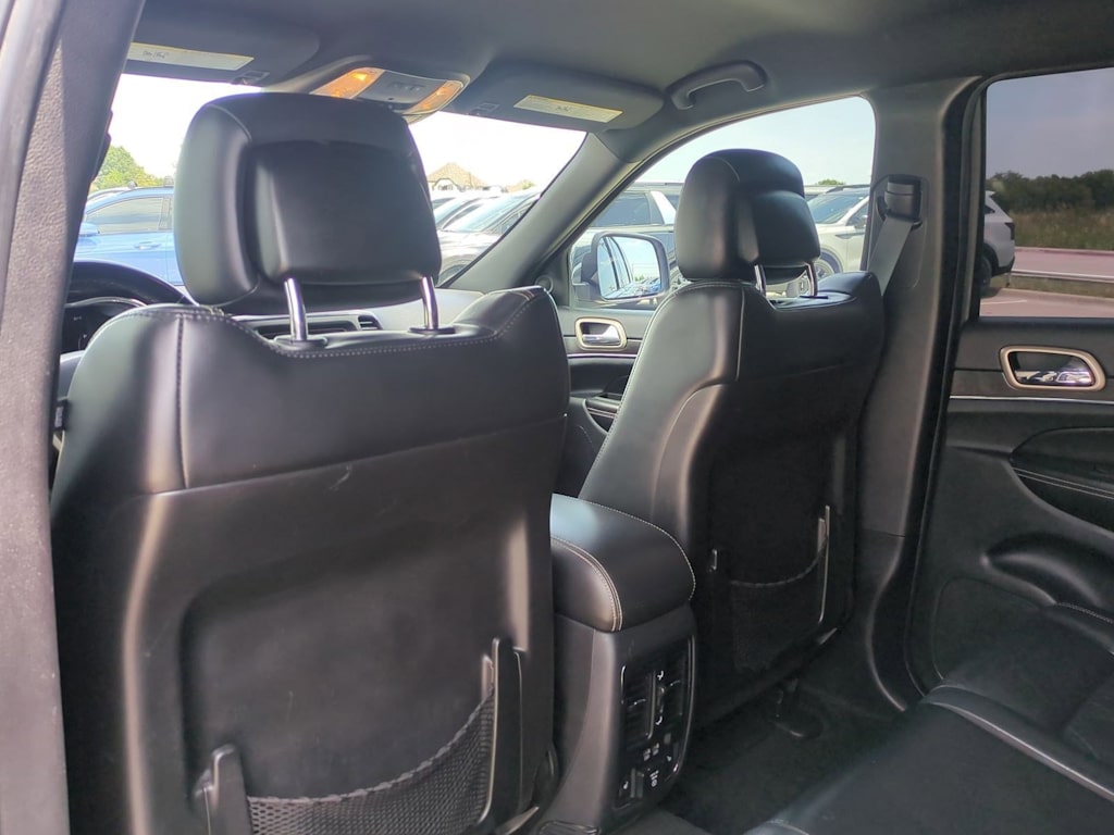 Thumbnail: 2015 Jeep Grand Cherokee - 13