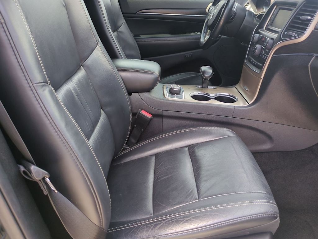 Thumbnail: 2015 Jeep Grand Cherokee - 12