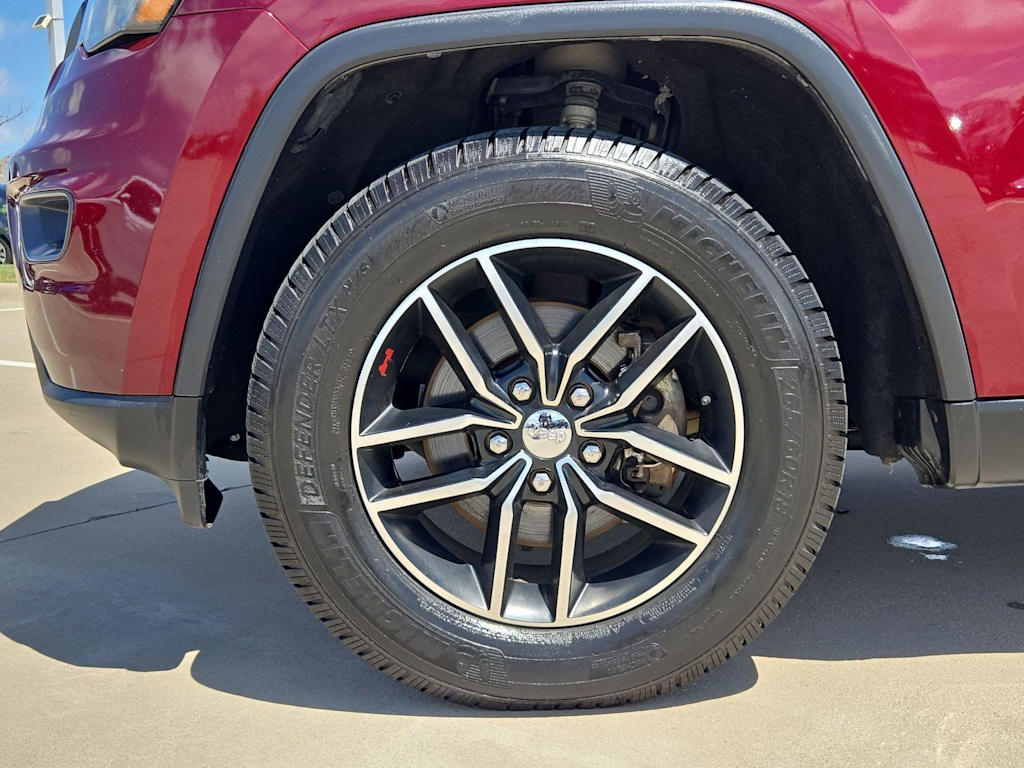 Thumbnail: 2017 Jeep Grand Cherokee - 8