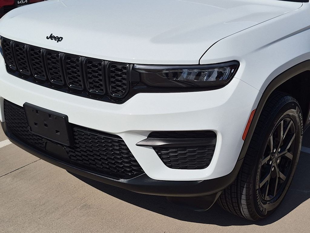 Thumbnail: 2025 Jeep Grand Cherokee - 22