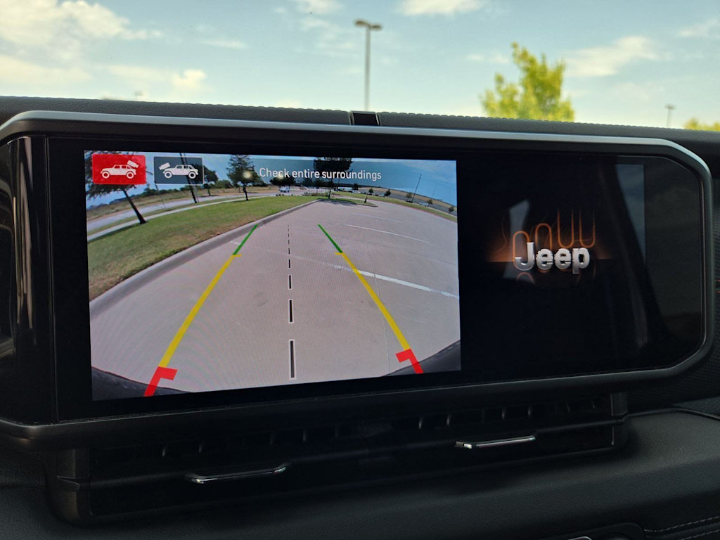 Thumbnail: 2024 Jeep Wrangler - 32