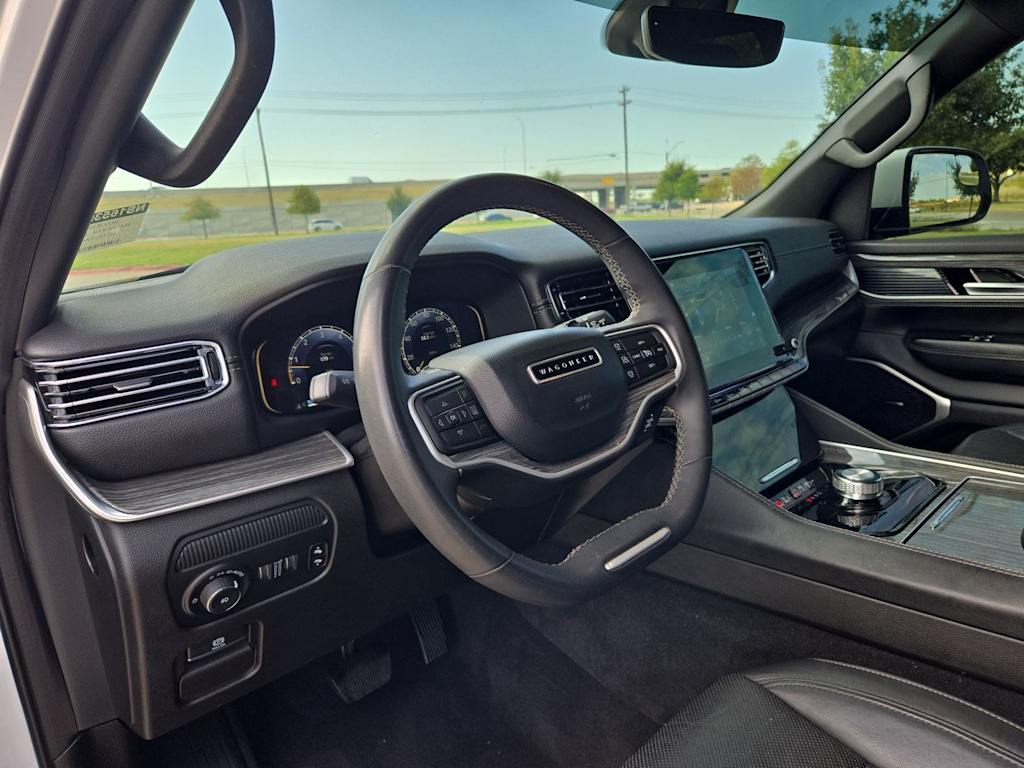 Thumbnail: 2022 Jeep Wagoneer - 2