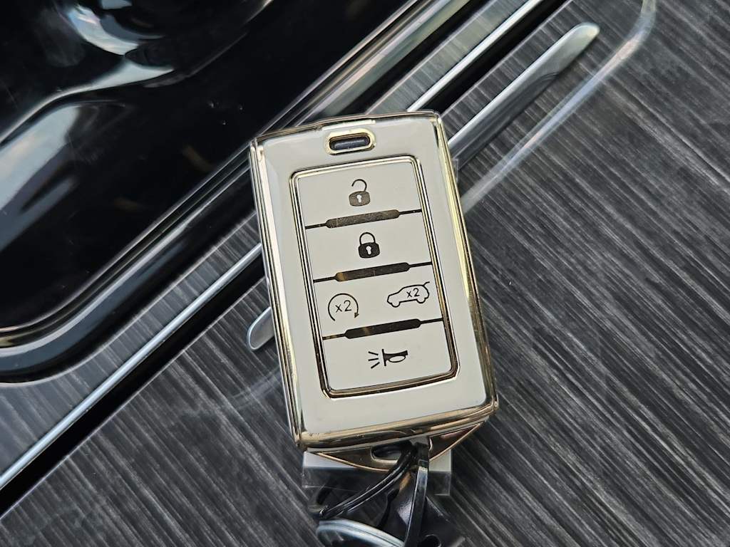 Thumbnail: 2022 Jeep Wagoneer - 18
