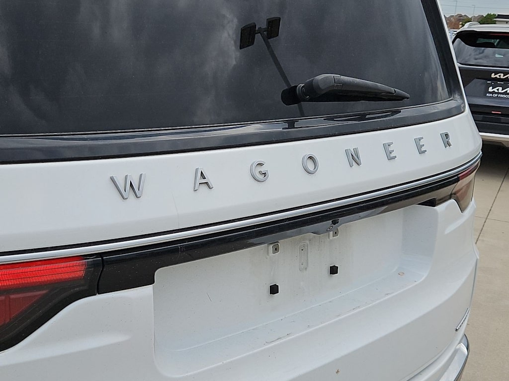 Thumbnail: 2022 Jeep Wagoneer - 7