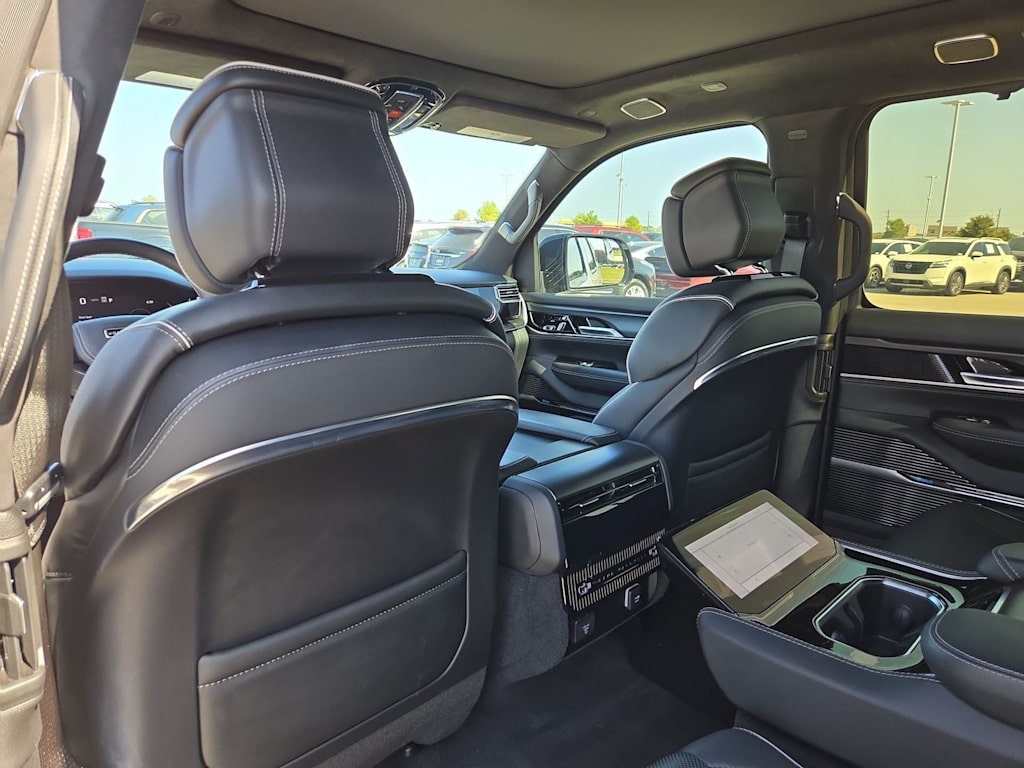 Thumbnail: 2024 Jeep Grand Wagoneer - 11