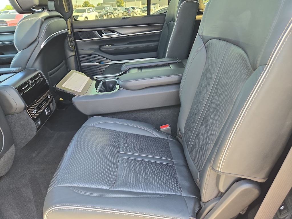 Thumbnail: 2024 Jeep Grand Wagoneer - 23