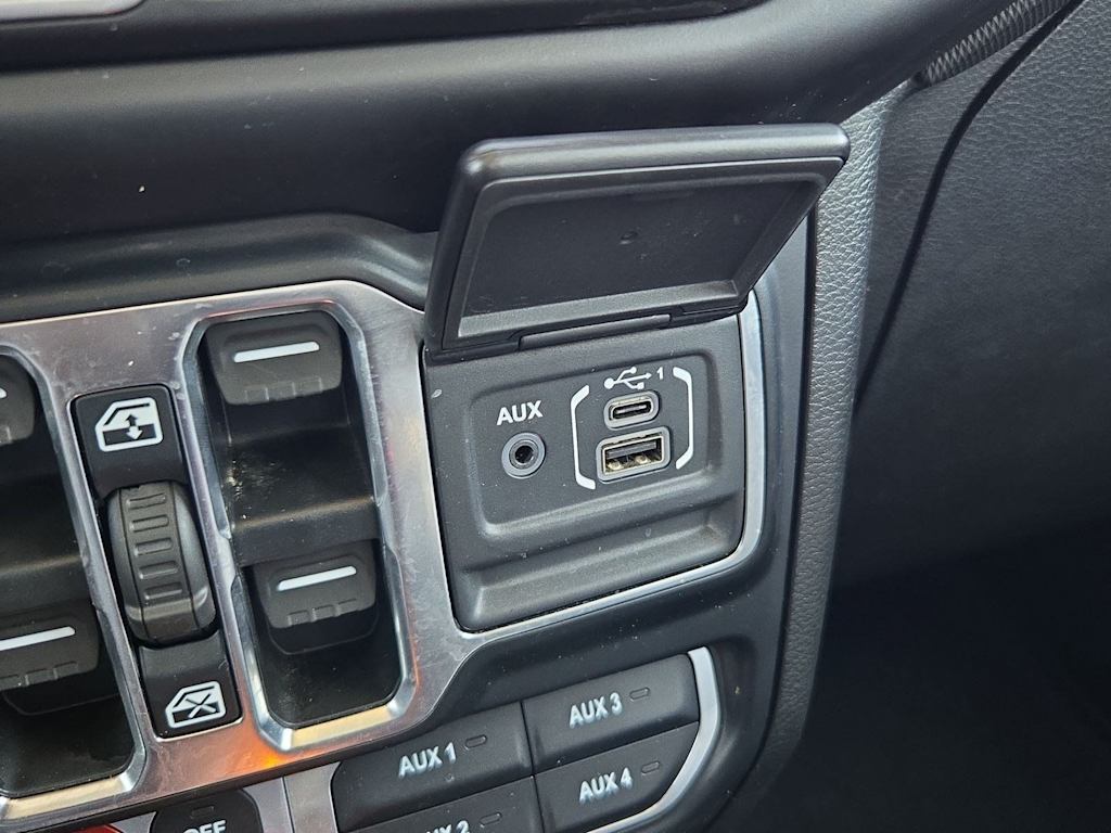 Thumbnail: 2021 Jeep Gladiator - 30