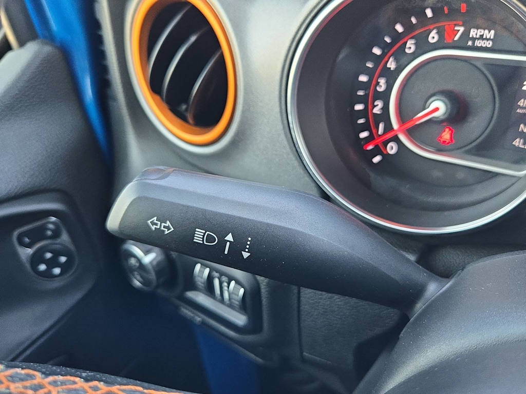 Thumbnail: 2021 Jeep Gladiator - 16