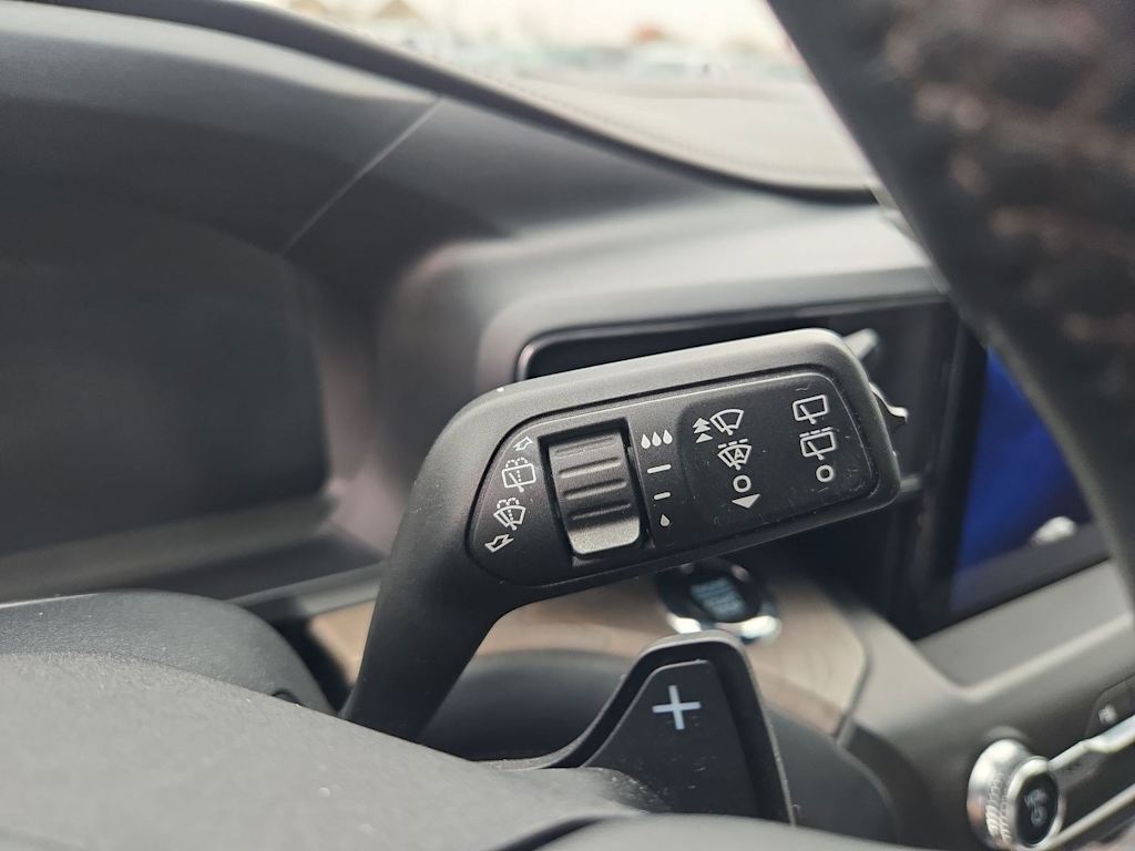 Thumbnail: 2020 Ford Explorer - 32