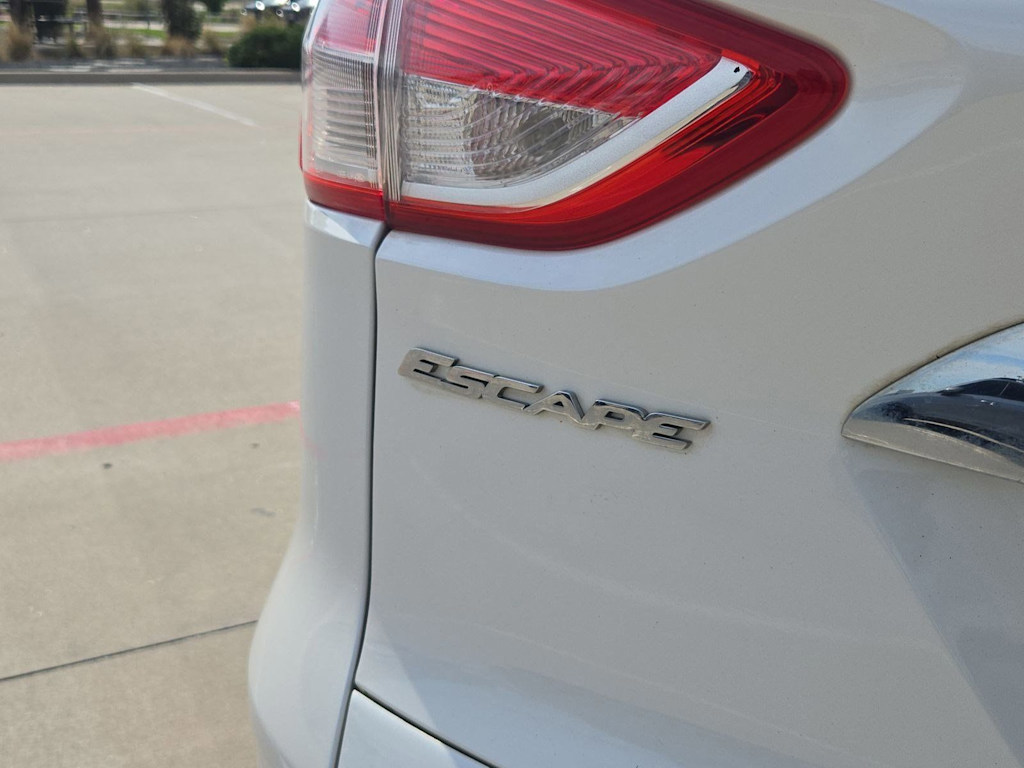 Thumbnail: 2014 Ford Escape - 21