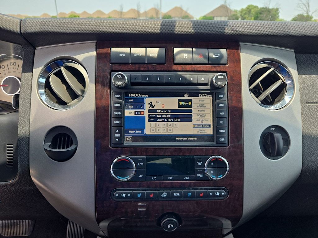 Thumbnail: 2011 Ford Expedition - 15