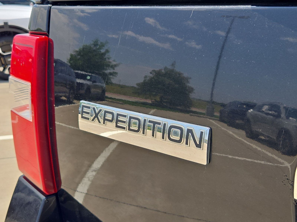 Thumbnail: 2011 Ford Expedition - 25