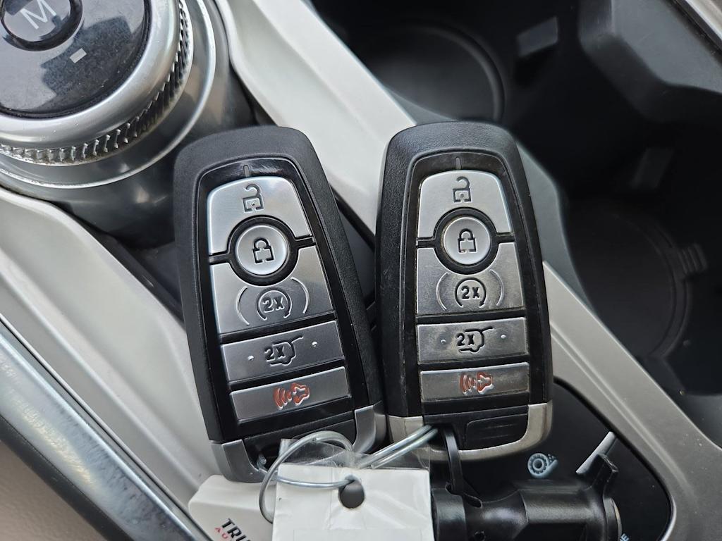 Thumbnail: 2020 Ford Explorer - 34