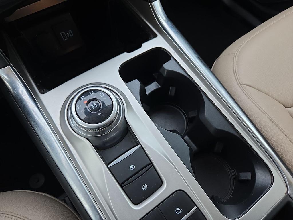 Thumbnail: 2020 Ford Explorer - 32
