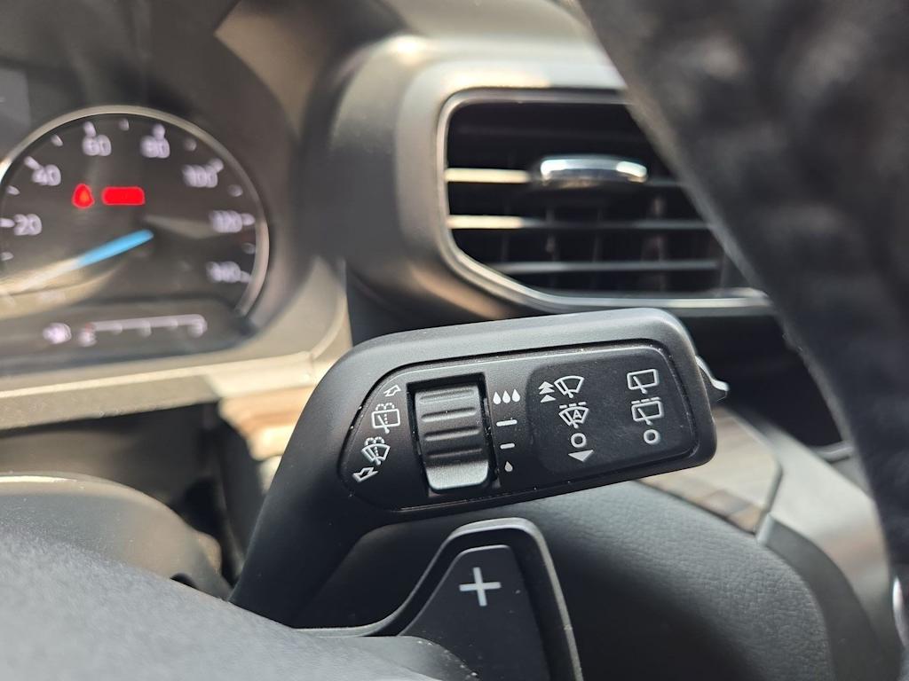 Thumbnail: 2020 Ford Explorer - 31