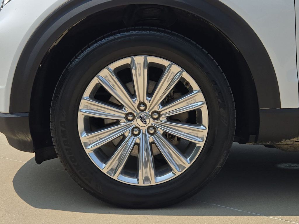 Thumbnail: 2020 Ford Explorer - 8