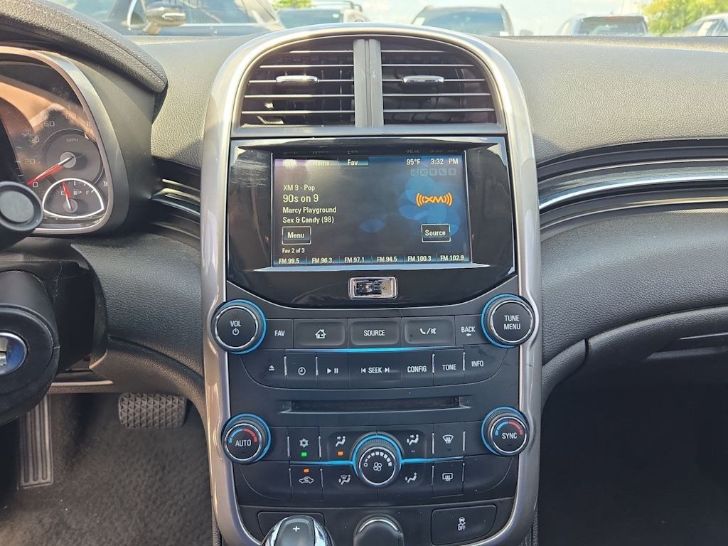 Thumbnail: 2014 Chevrolet Malibu - 14
