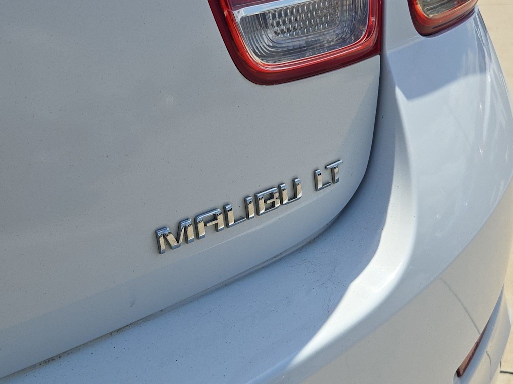 Thumbnail: 2014 Chevrolet Malibu - 23
